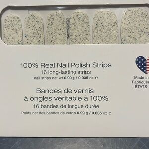 - Color Street nail set glittersweet